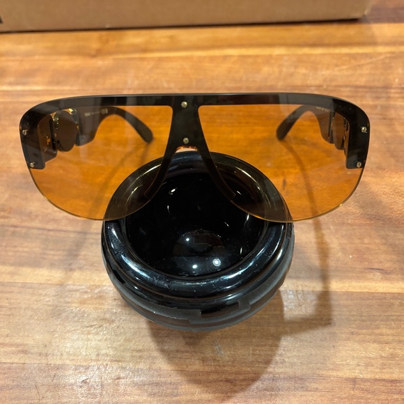 Versace Medusa Biggie Shield sunglasses black with gold Medusa NWT - Picture 13 of 15